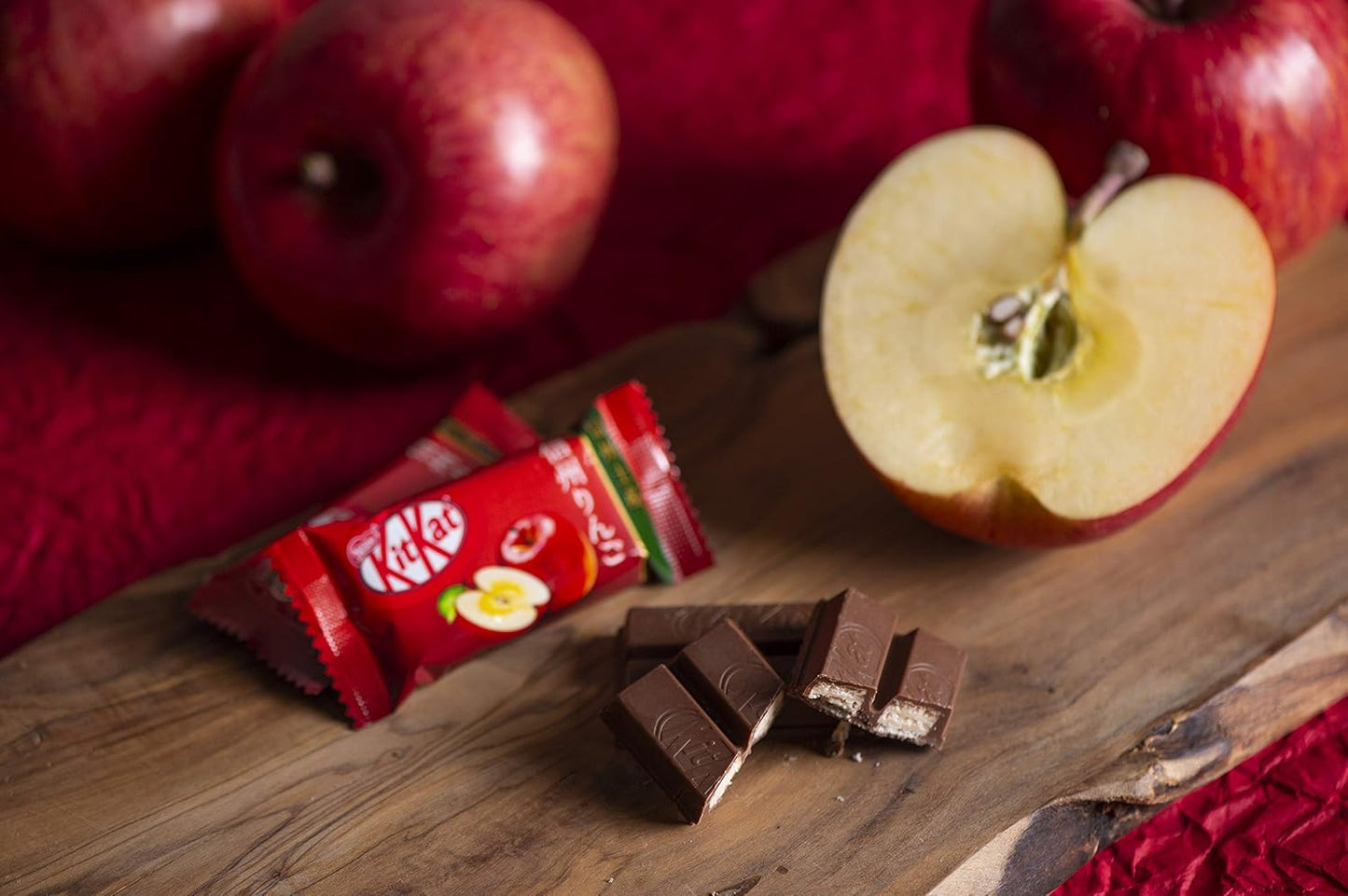 KitKat Shinshu Apple (2 Fingers)